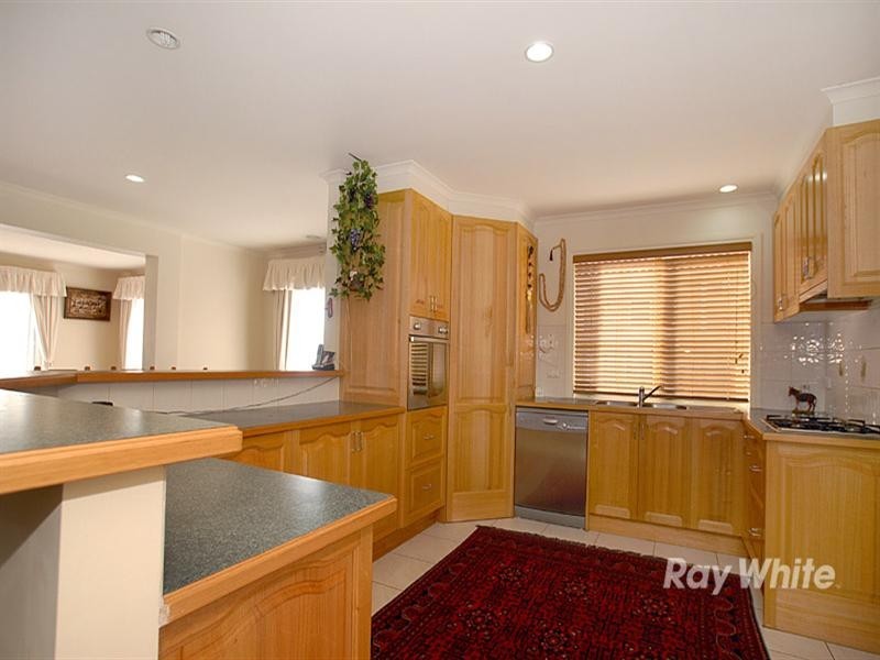 9 Beech Place, Hallam VIC 3803