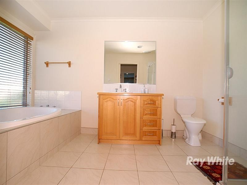 9 Beech Place, Hallam VIC 3803
