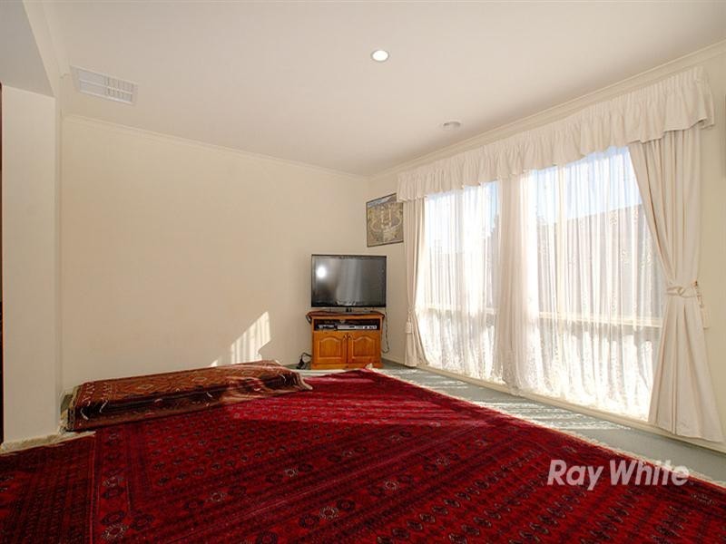 9 Beech Place, Hallam VIC 3803
