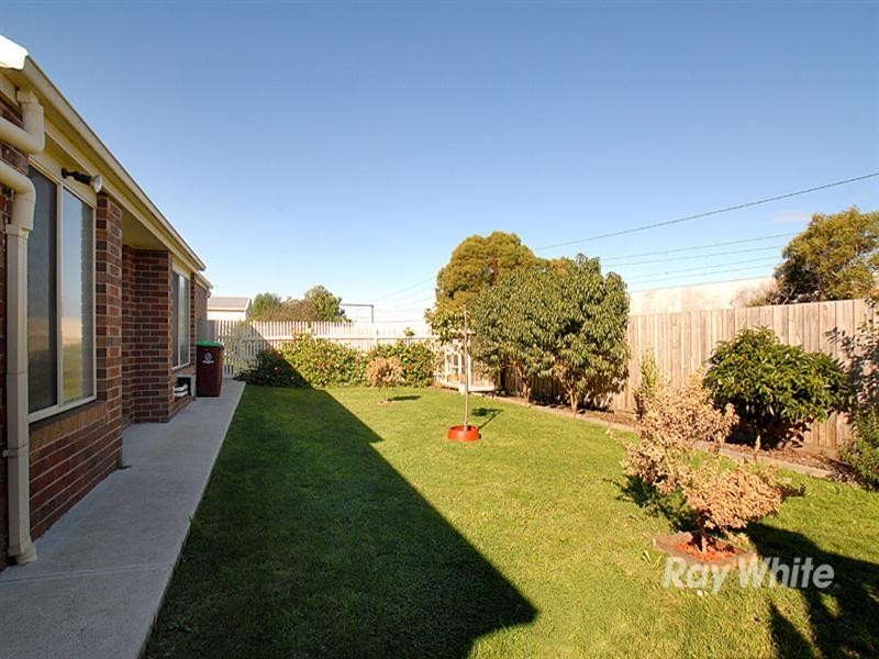 9 Beech Place, Hallam VIC 3803