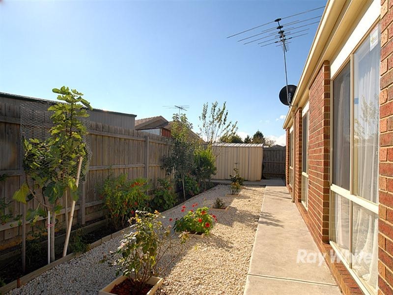 9 Beech Place, Hallam VIC 3803