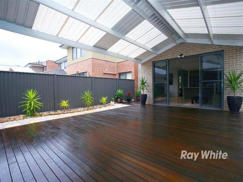 8 Greenview Terrace, Keysborough VIC 3173