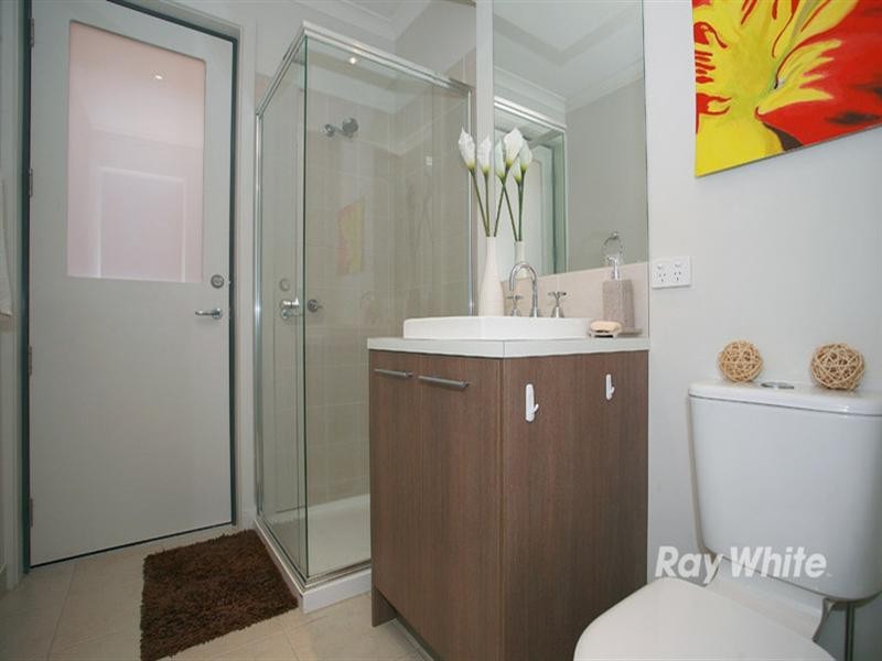 8 Greenview Terrace, Keysborough VIC 3173