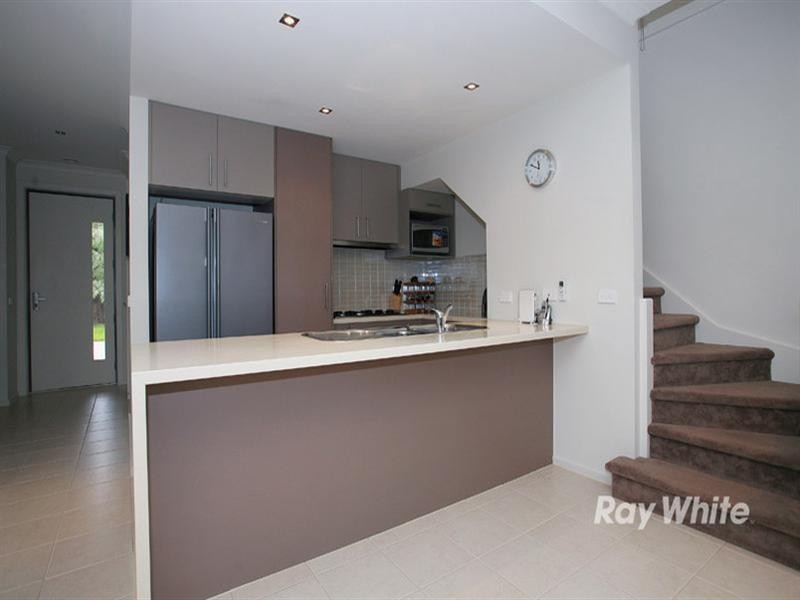 8 Greenview Terrace, Keysborough VIC 3173