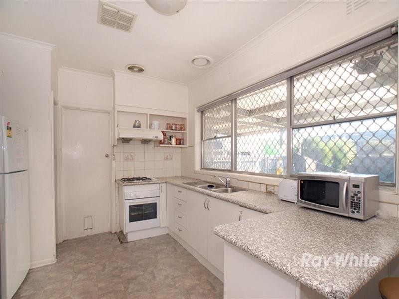 17 Young Street, Springvale VIC 3171