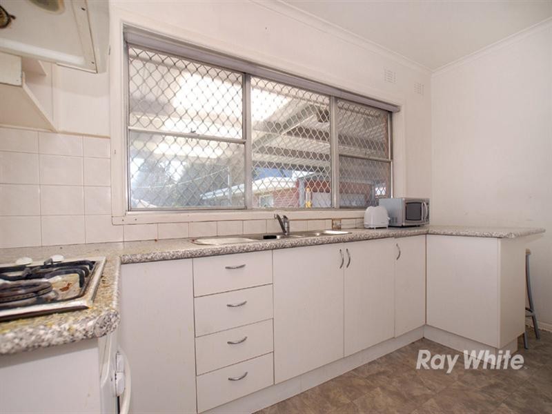 17 Young Street, Springvale VIC 3171