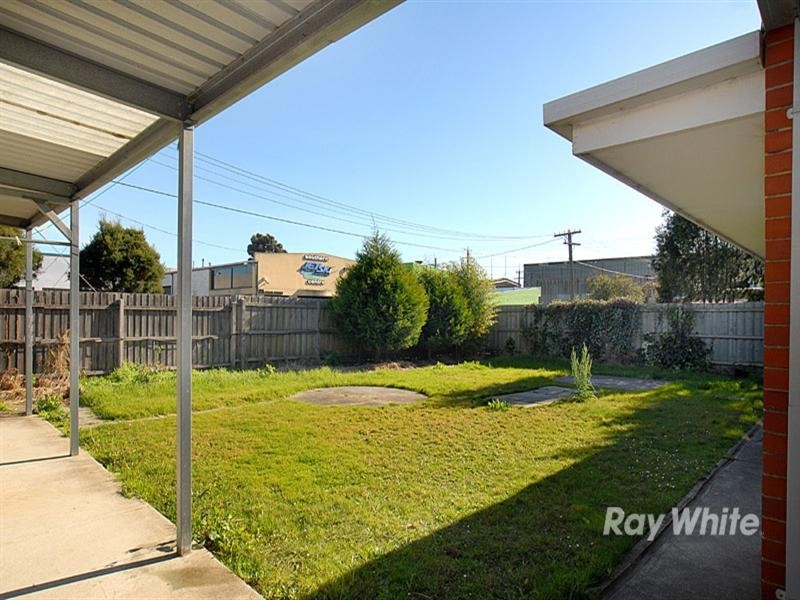 17 Young Street, Springvale VIC 3171