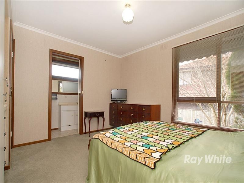 10 Glenelg Street, Dandenong North VIC 3175