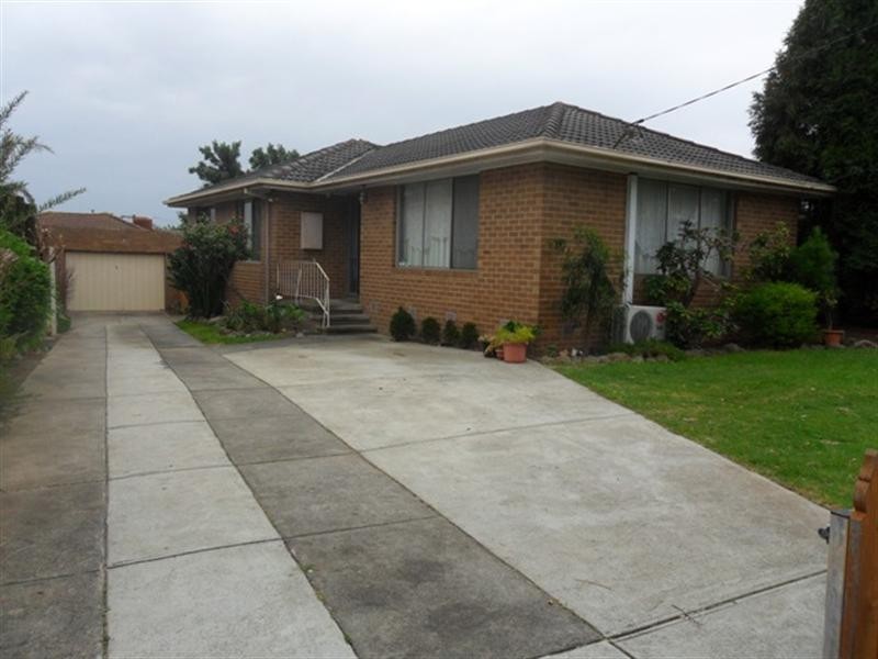 30 Aberdeen Drive, Dandenong North VIC 3175