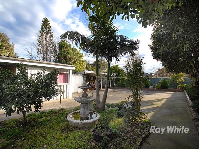 8 Victor Avenue, Dandenong North VIC 3175