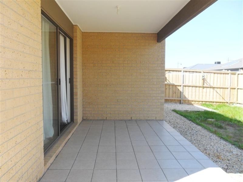 21 Evesham Street, Cranbourne North VIC 3977