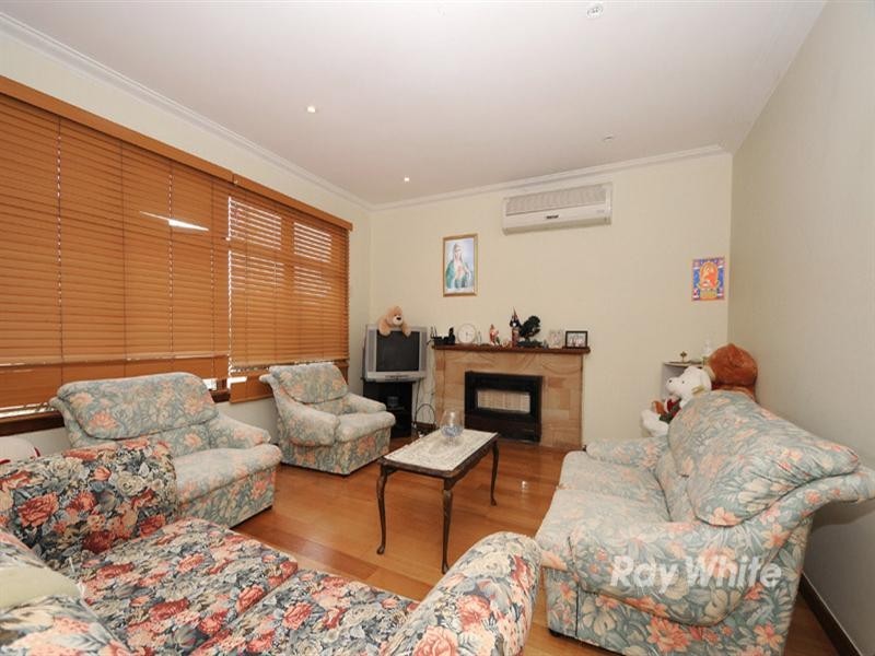 1/4 Dawn Avenue, Dandenong VIC 3175