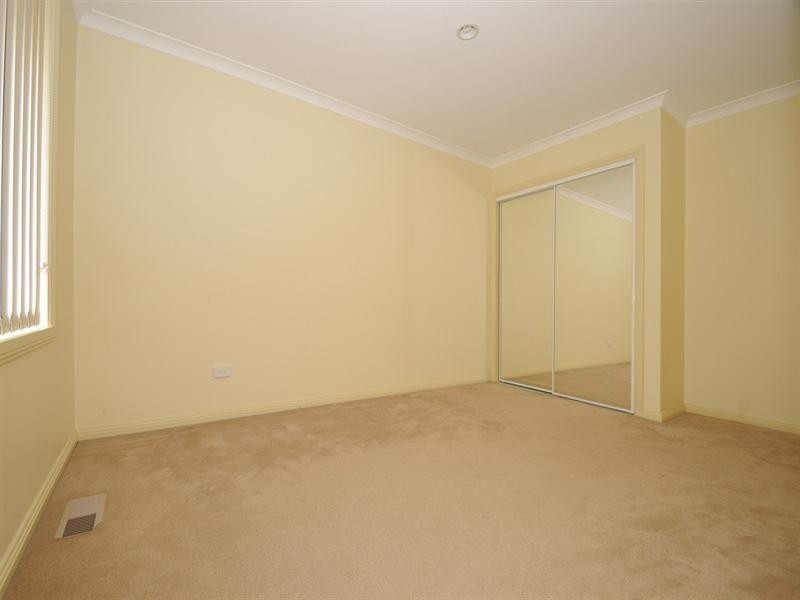 3/2 Ellt Crescent, Noble Park VIC 3174