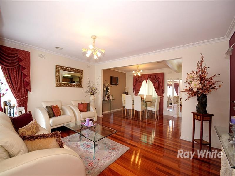 28 Shalimar Crescent, Dandenong North VIC 3175