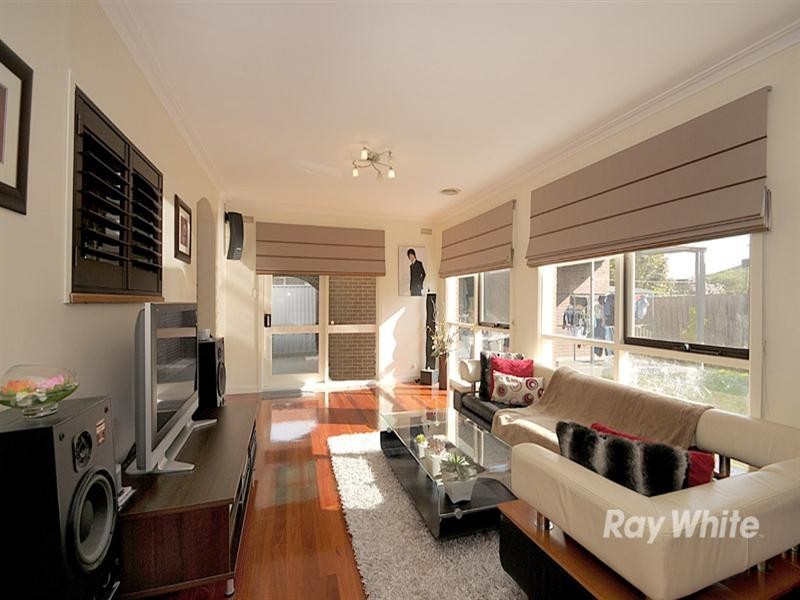 28 Shalimar Crescent, Dandenong North VIC 3175