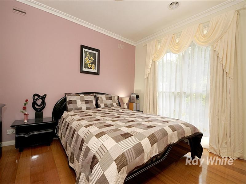 28 Shalimar Crescent, Dandenong North VIC 3175