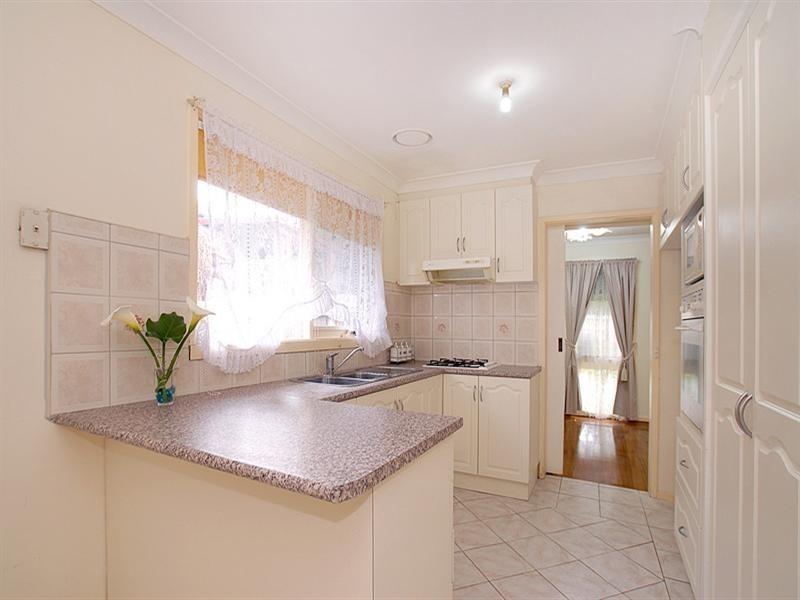 5 William Perry Close, Endeavour Hills VIC 3802