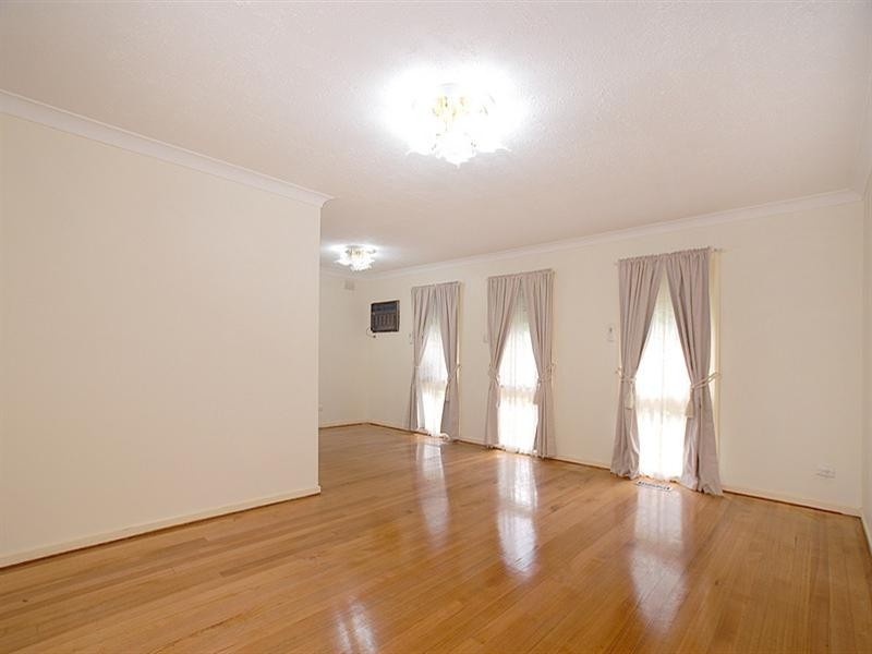 5 William Perry Close, Endeavour Hills VIC 3802