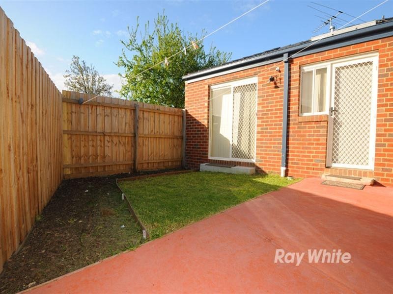 4/7 Prunus Grove, Doveton VIC 3177