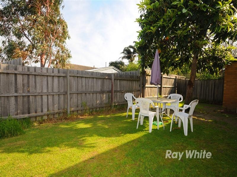 4/16 Omalley Crescent, Dandenong North VIC 3175