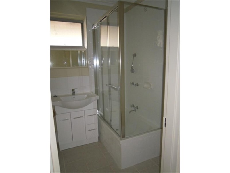 2/11 Crescent Street, Noble Park VIC 3174