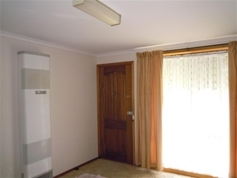 2/24 Bartley Place, Springvale South VIC 3172