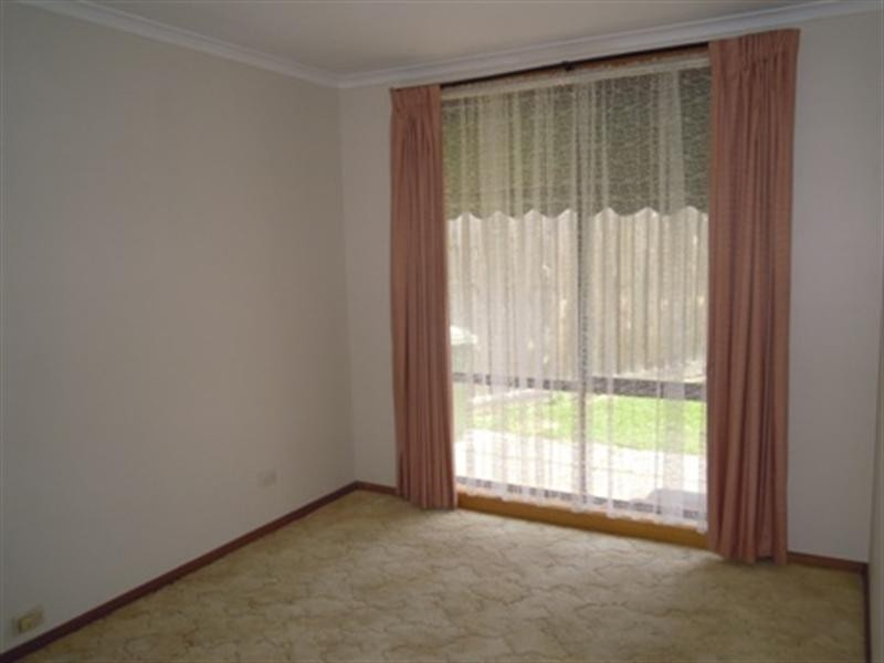 2/24 Bartley Place, Springvale South VIC 3172