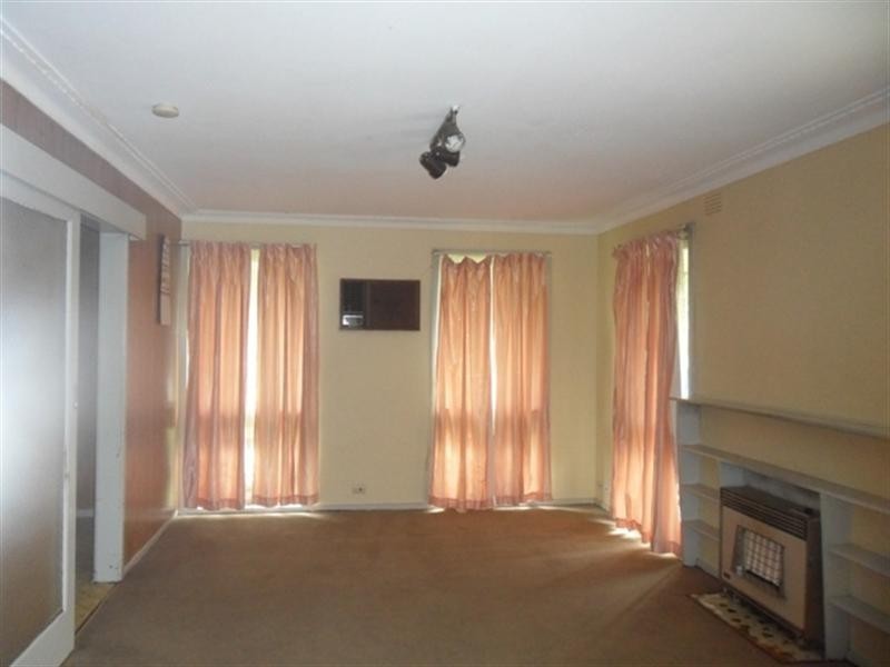 32 Wallarano Drive, Noble Park VIC 3174