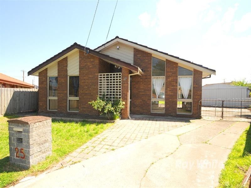 25 Greenleaf Court, Keysborough VIC 3173