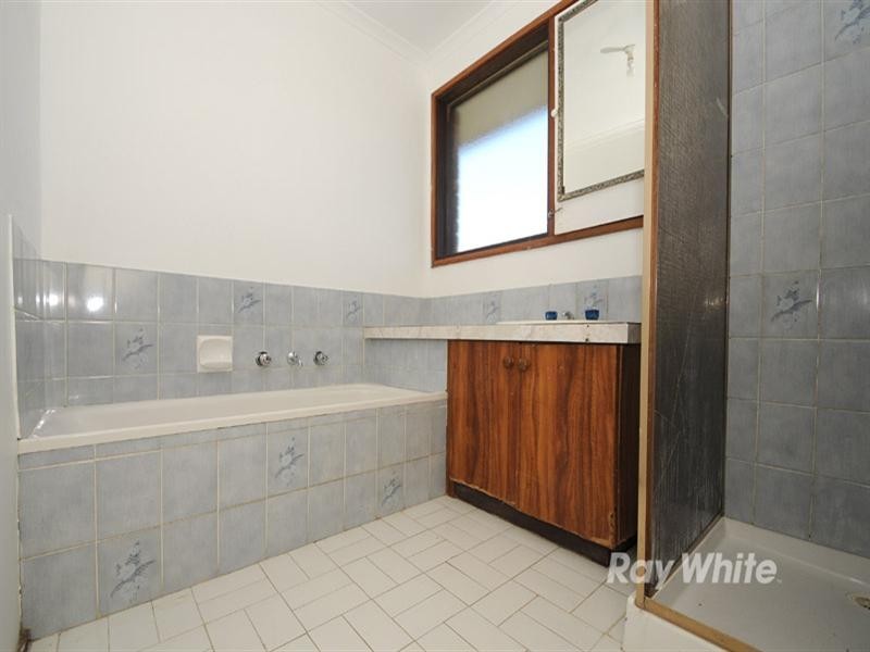 25 Greenleaf Court, Keysborough VIC 3173