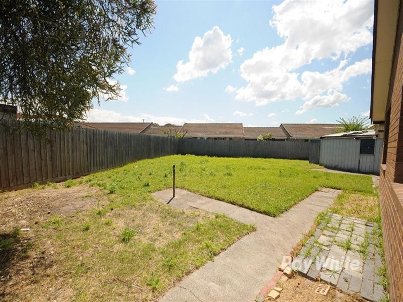 25 Greenleaf Court, Keysborough VIC 3173