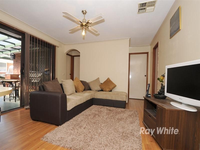 17 Clifton Way, Endeavour Hills VIC 3802