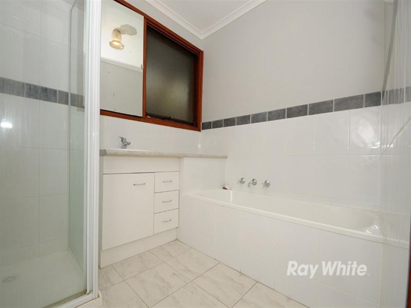 17 Clifton Way, Endeavour Hills VIC 3802