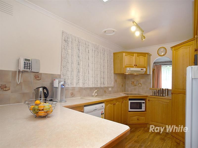 6 Waddington Crescent, Springvale South VIC 3172