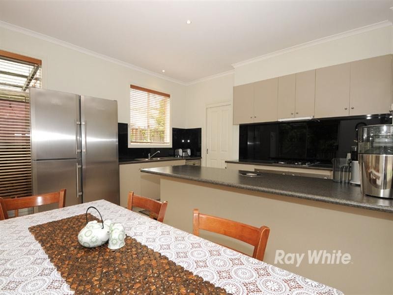15 The Watercourse, Keysborough VIC 3173