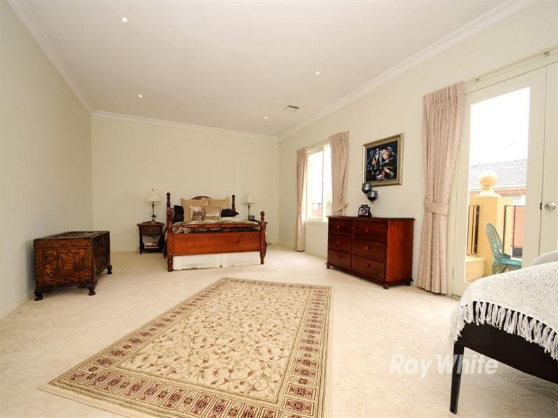 15 The Watercourse, Keysborough VIC 3173