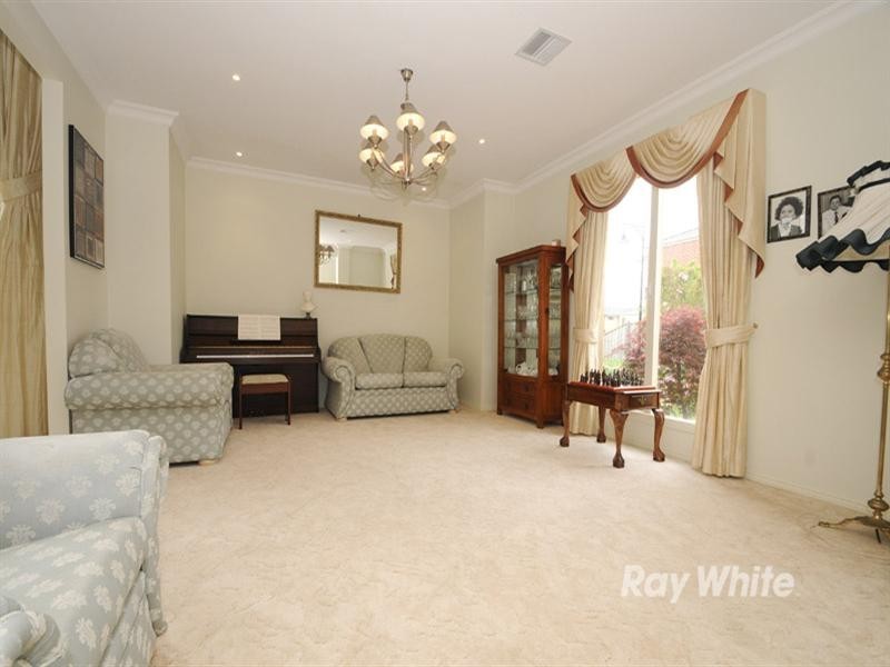 15 The Watercourse, Keysborough VIC 3173