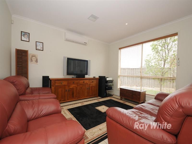 15 The Watercourse, Keysborough VIC 3173