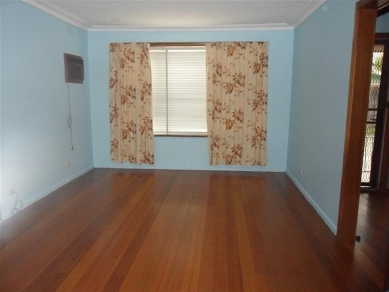 2/15 Maureen Crescent, Noble Park VIC 3174