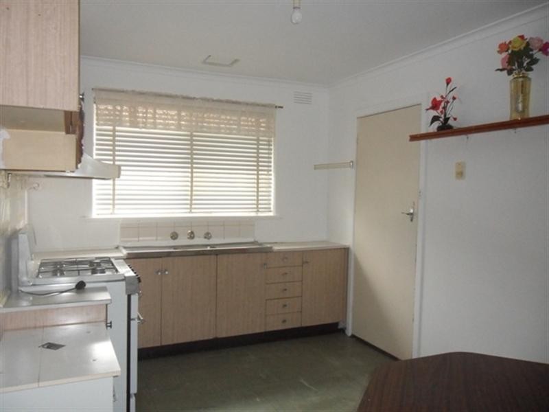 2/15 Maureen Crescent, Noble Park VIC 3174