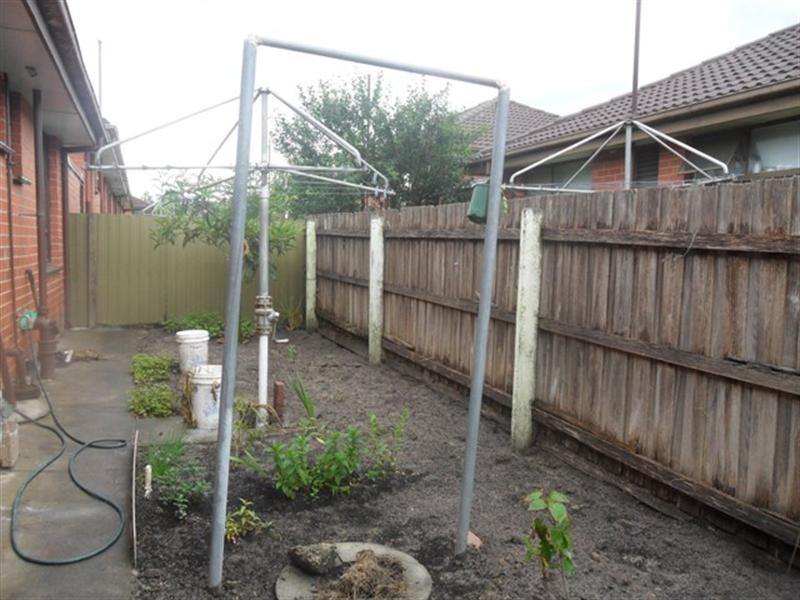 2/15 Maureen Crescent, Noble Park VIC 3174