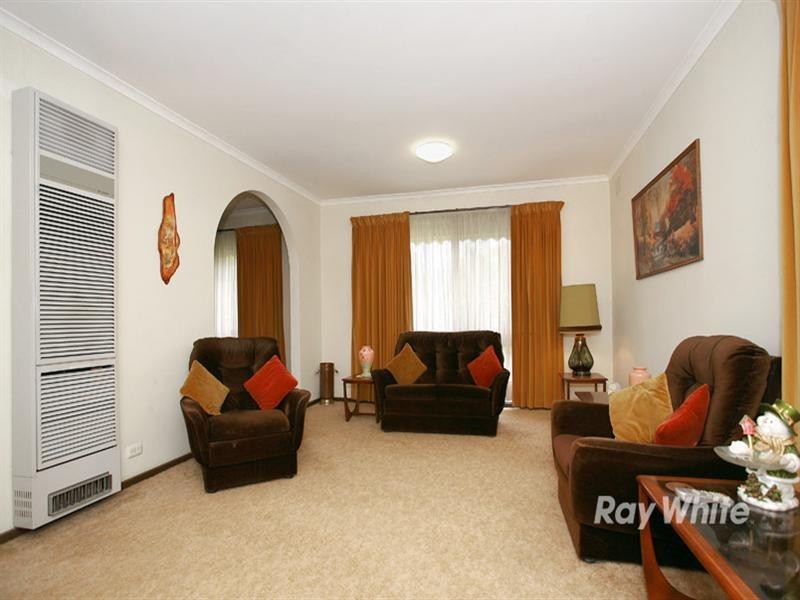38 Blaxland Drive, Dandenong North VIC 3175