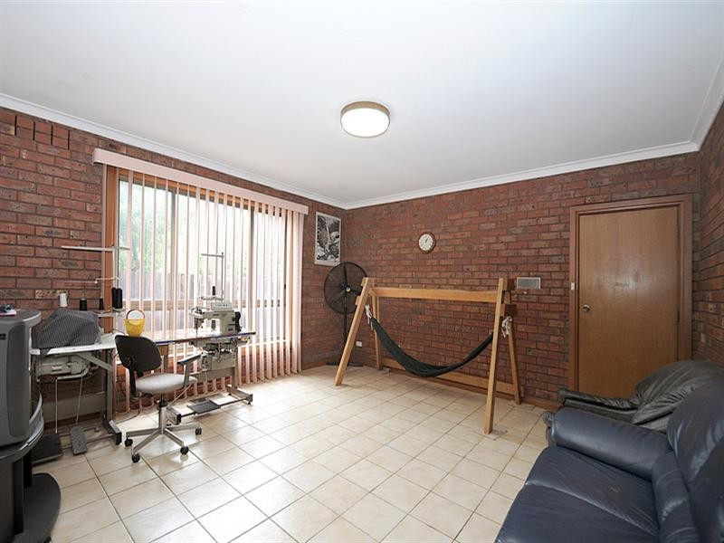 35 Amersham Avenue, Springvale South VIC 3172