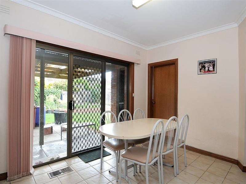 35 Amersham Avenue, Springvale South VIC 3172