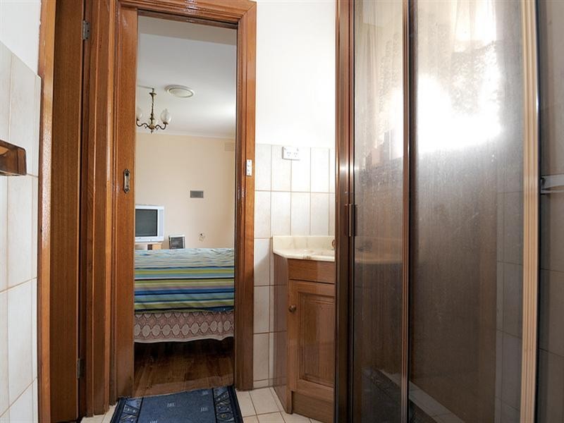 35 Amersham Avenue, Springvale South VIC 3172