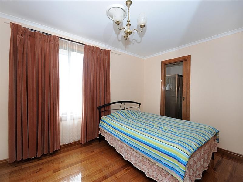 35 Amersham Avenue, Springvale South VIC 3172