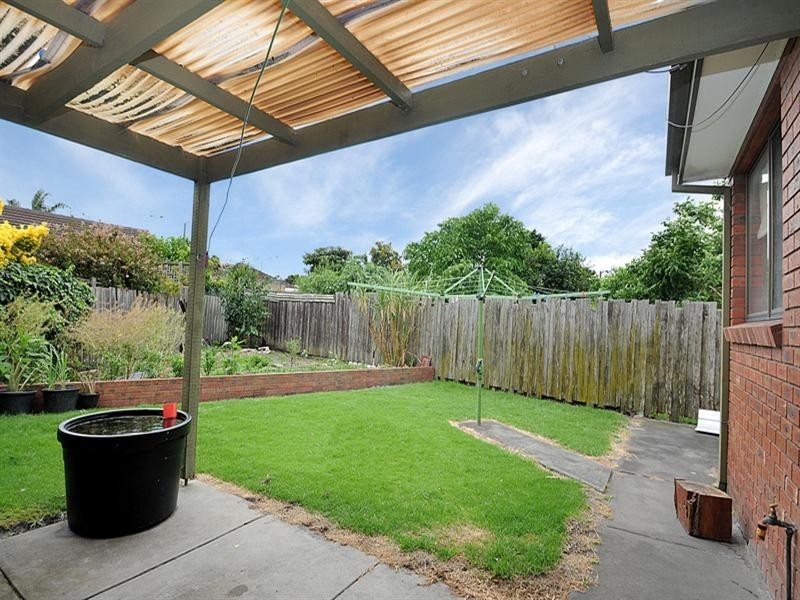 35 Amersham Avenue, Springvale South VIC 3172
