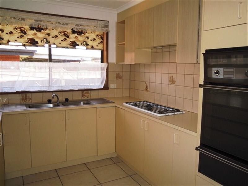 3/2 Vera Court, Dandenong VIC 3175