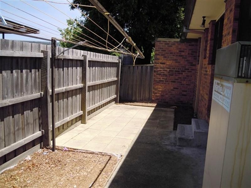 3/2 Vera Court, Dandenong VIC 3175