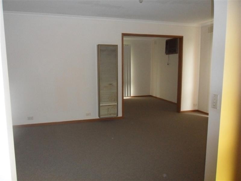 29 Simpson Drive, Dandenong North VIC 3175